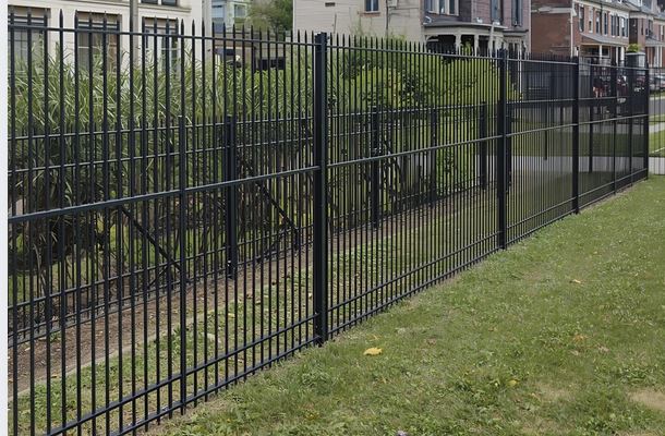 نرده دیوار محوطه تهران