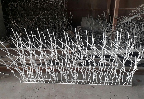 ساخت و نصب نرده روی دیوار شهرک غرب