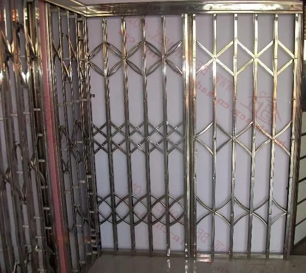 درب آکاردئونی رنگ کوره‌ای طلایی