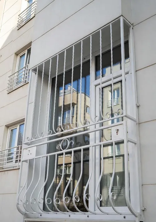 حفاظ پنجره فرفورژه